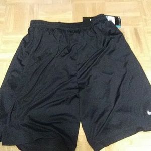 Nike men's medium Dri-Fit basketball shorts new